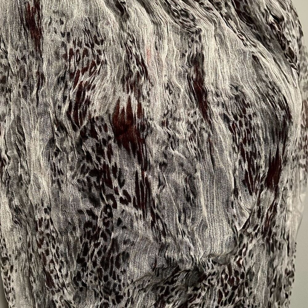 Collection Eighteen Women's Animal Print Infinity Scarf - Picture 4 of 6